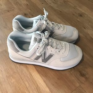 New Balance Women’s Pebbled 574.